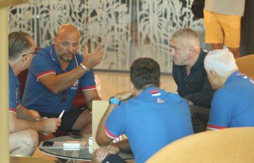 Košarkaška reprezentacija Srbije okupila se danas u Beogradu na pripremama za utakmice s Grčkom i Estonijom, u kvalifikacijama za Svetsko prvenstvo 2019. godine u Kini. Okupila se košarkaška reprezentacija Srbije