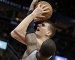 Jokić i Bogdanović solidni u pobedi i porazu