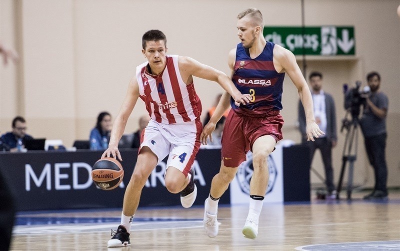 Arijan Lakić potpisao prvi profesionalni ugovor sa Crvenom Zvezdom