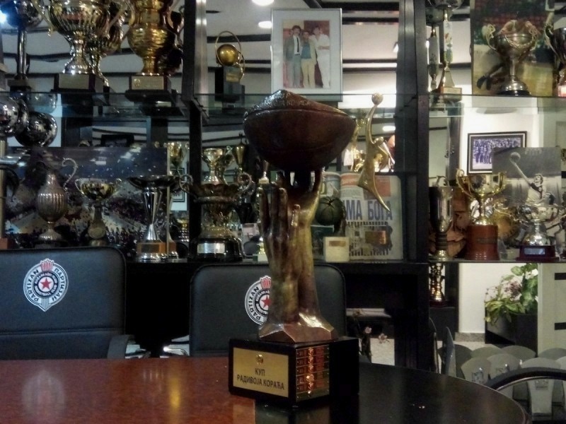 Saopštenje za javnost KK Partizan NIS: Igrači i uprava nisu skrnavili trofej